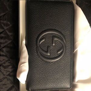 Gucci wallet for Rhonda